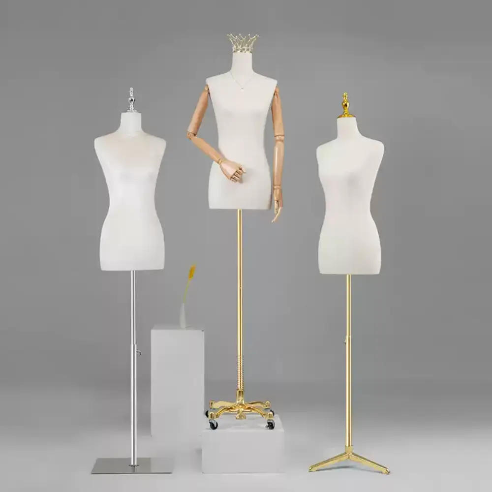 Bridal gown mannequin for wedding dress display and sale at bridal showers in wedding shop- Richenmannequin (1) Bridal gown mannequin for wedding dress display and sale at bridal showers in wedding shop- Richenmannequin mannequin supplier