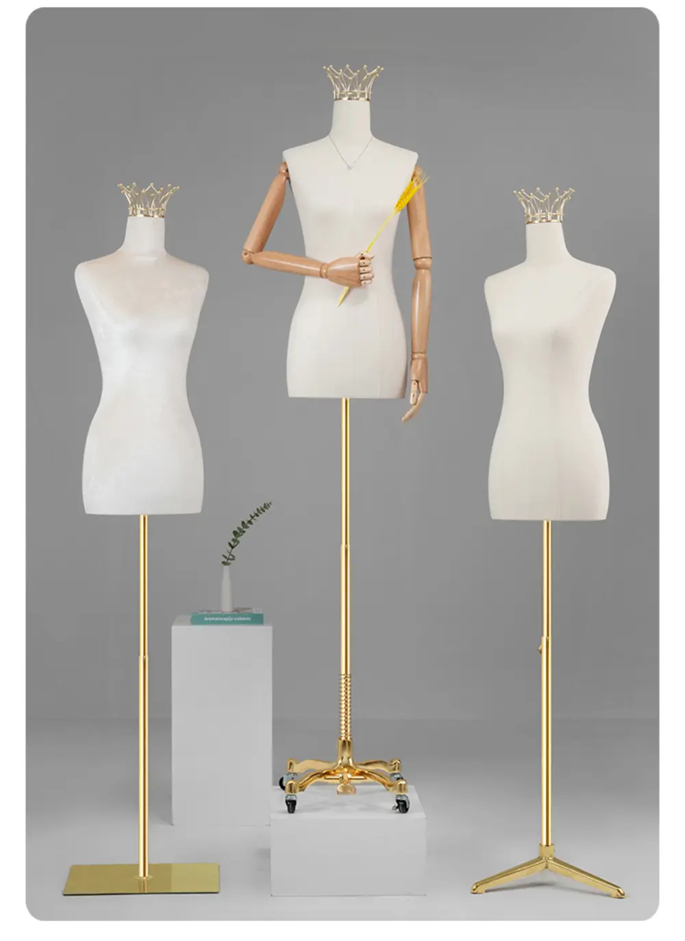 Bridal gown mannequin for wedding dress display and sale at bridal showers in wedding shop- Richenmannequin (10) Bridal gown mannequin for wedding dress display and sale at bridal showers in wedding shop- Richenmannequin mannequin supplier