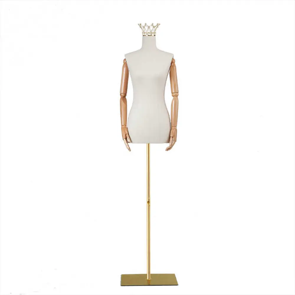 Bridal gown mannequin for wedding dress display and sale at bridal showers in wedding shop- Richenmannequin (2) Bridal gown mannequin for wedding dress display and sale at bridal showers in wedding shop- Richenmannequin mannequin supplier