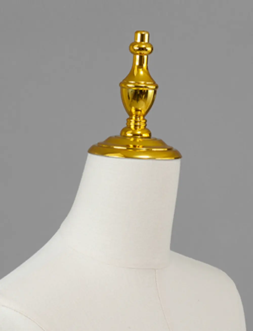 Bridal gown mannequin for wedding dress display and sale at bridal showers in wedding shop- Richenmannequin (6) Bridal gown mannequin for wedding dress display and sale at bridal showers in wedding shop- Richenmannequin mannequin supplier