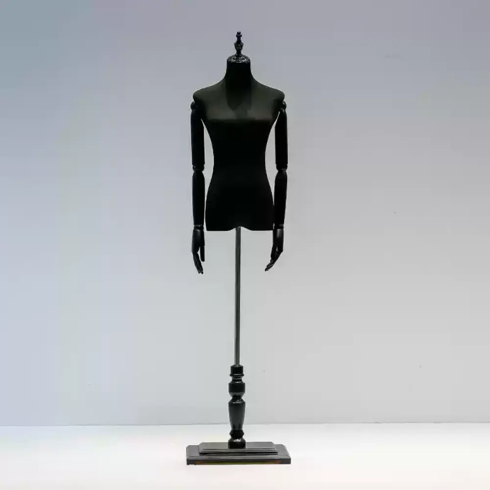 Bridal gown mannequin for wedding dress display and sale at bridal showers in wedding shop- Richenmannequin mannequin supplier (12) Bridal gown mannequin for wedding dress display and sale at bridal showers in wedding shop- Richenmannequin mannequin supplier (8)