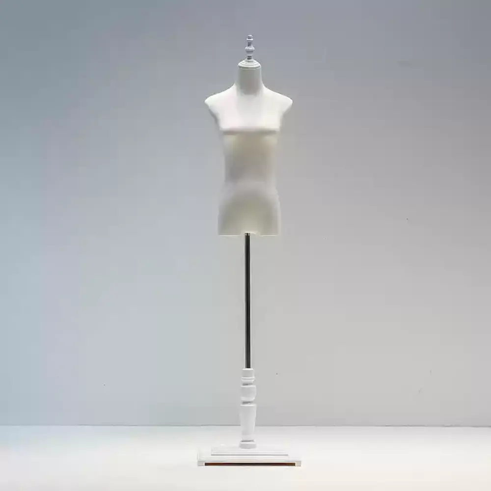 Bridal gown mannequin for wedding dress display and sale at bridal showers in wedding shop- Richenmannequin mannequin supplier (21) Bridal gown mannequin for wedding dress display and sale at bridal showers in wedding shop- Richenmannequin mannequin supplier (8)